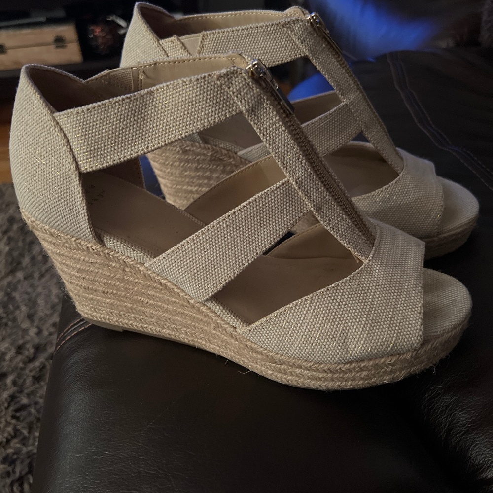 Ladies Wedge Shoes